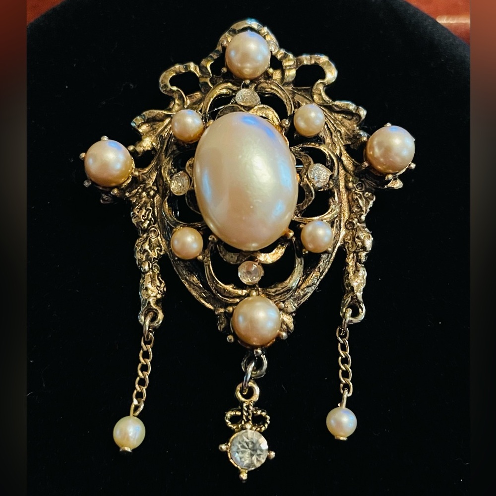 Vintage Faux Pearl Brooch